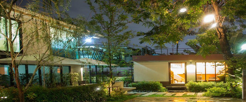 Third Rock Hostel Μπανγκόκ Εξωτερικό φωτογραφία