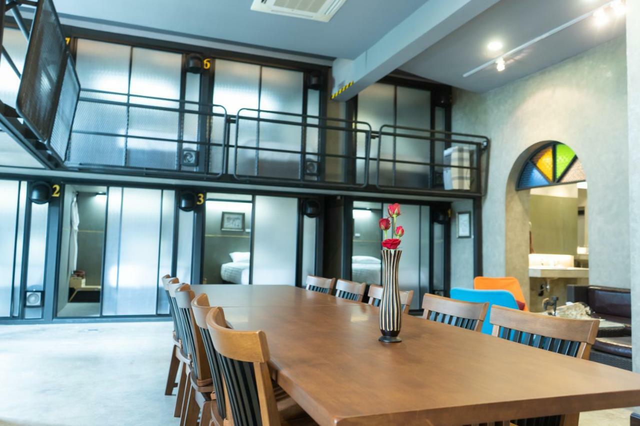 Third Rock Hostel Μπανγκόκ Εξωτερικό φωτογραφία