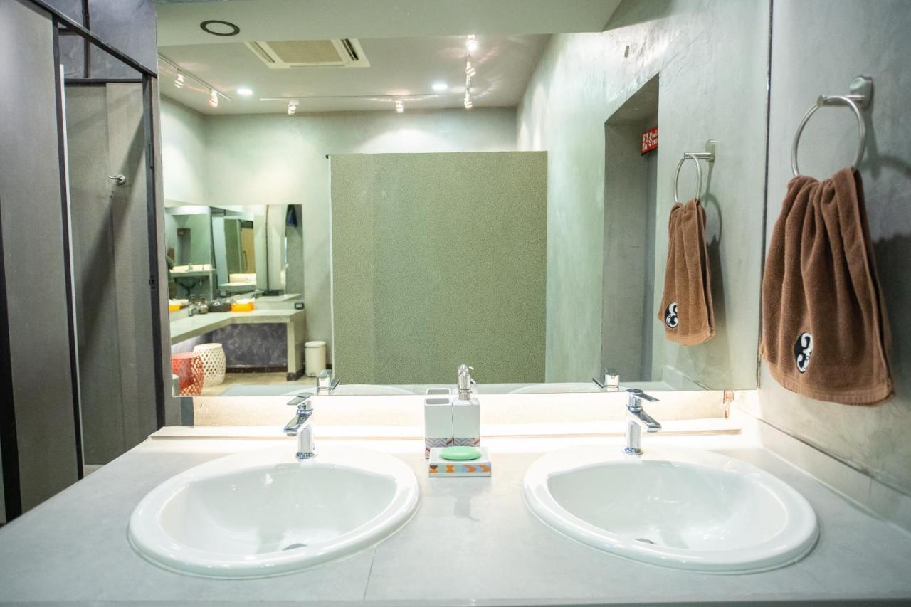Third Rock Hostel Μπανγκόκ Εξωτερικό φωτογραφία